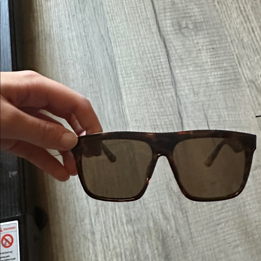 Amazon Women's Tortoise Shell Sunglasses